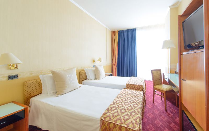 ADMIRAL ART HOTEL